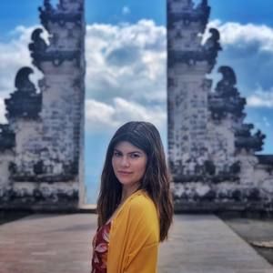 Meet your Posher, Anahita